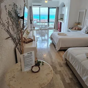 Apartment Beachfront With Ocean View, Cancun