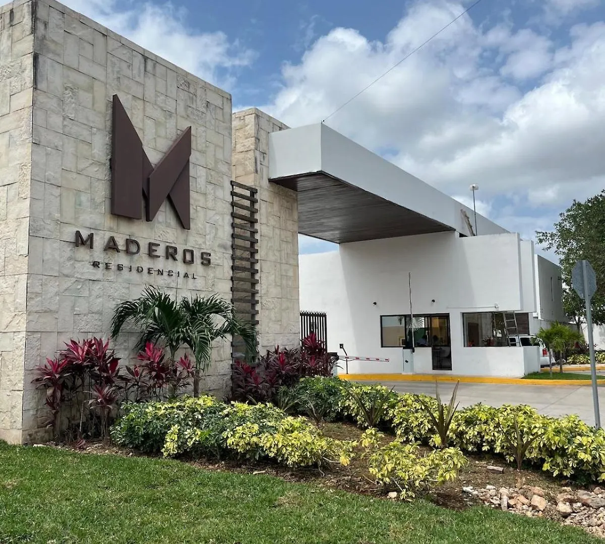 Maderos Cancun Apartment